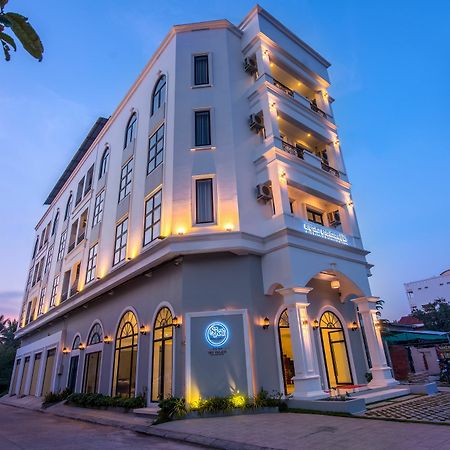Sky Palace Boutique Hotel Battambang Exterior photo