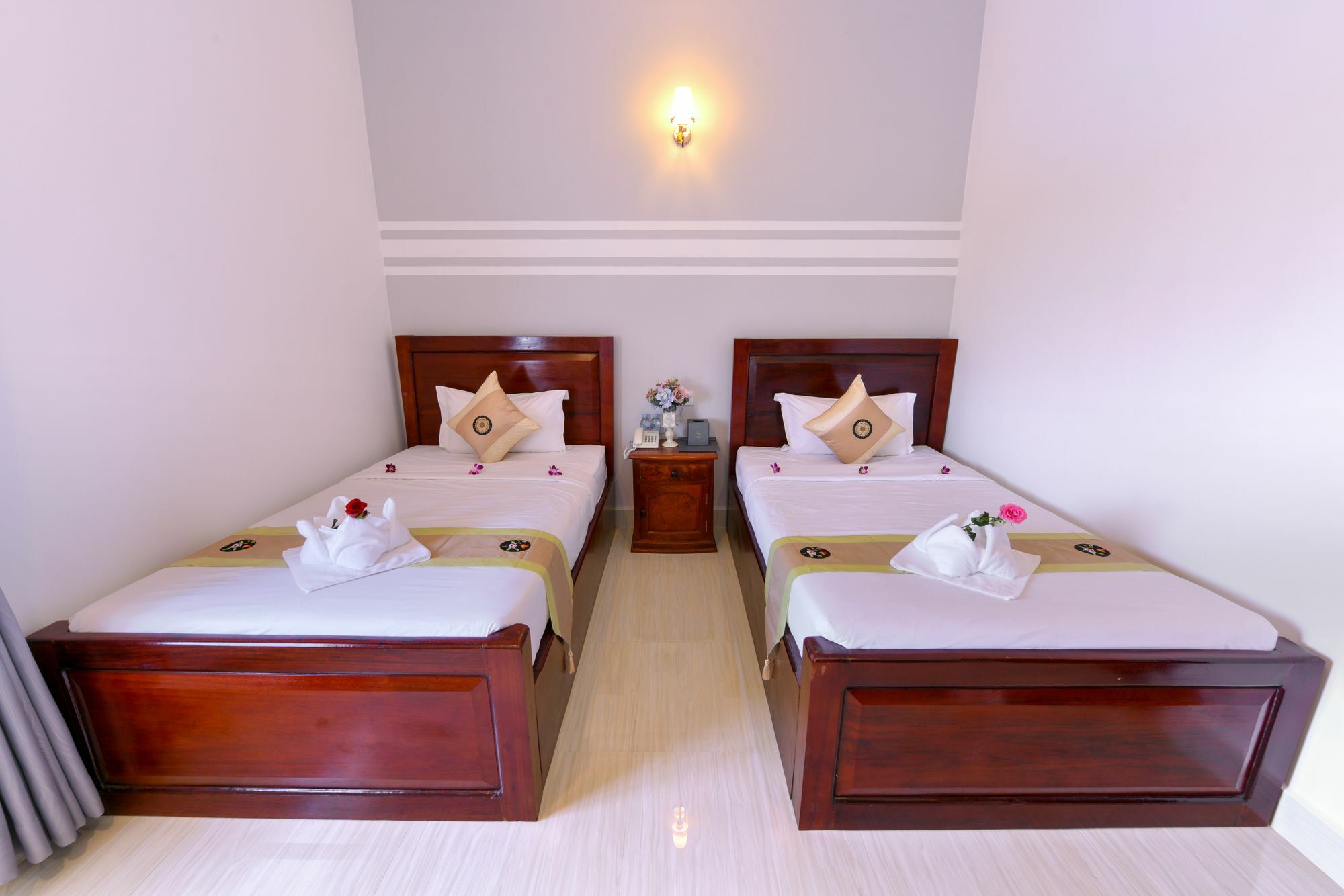 Sky Palace Boutique Hotel Battambang Exterior photo