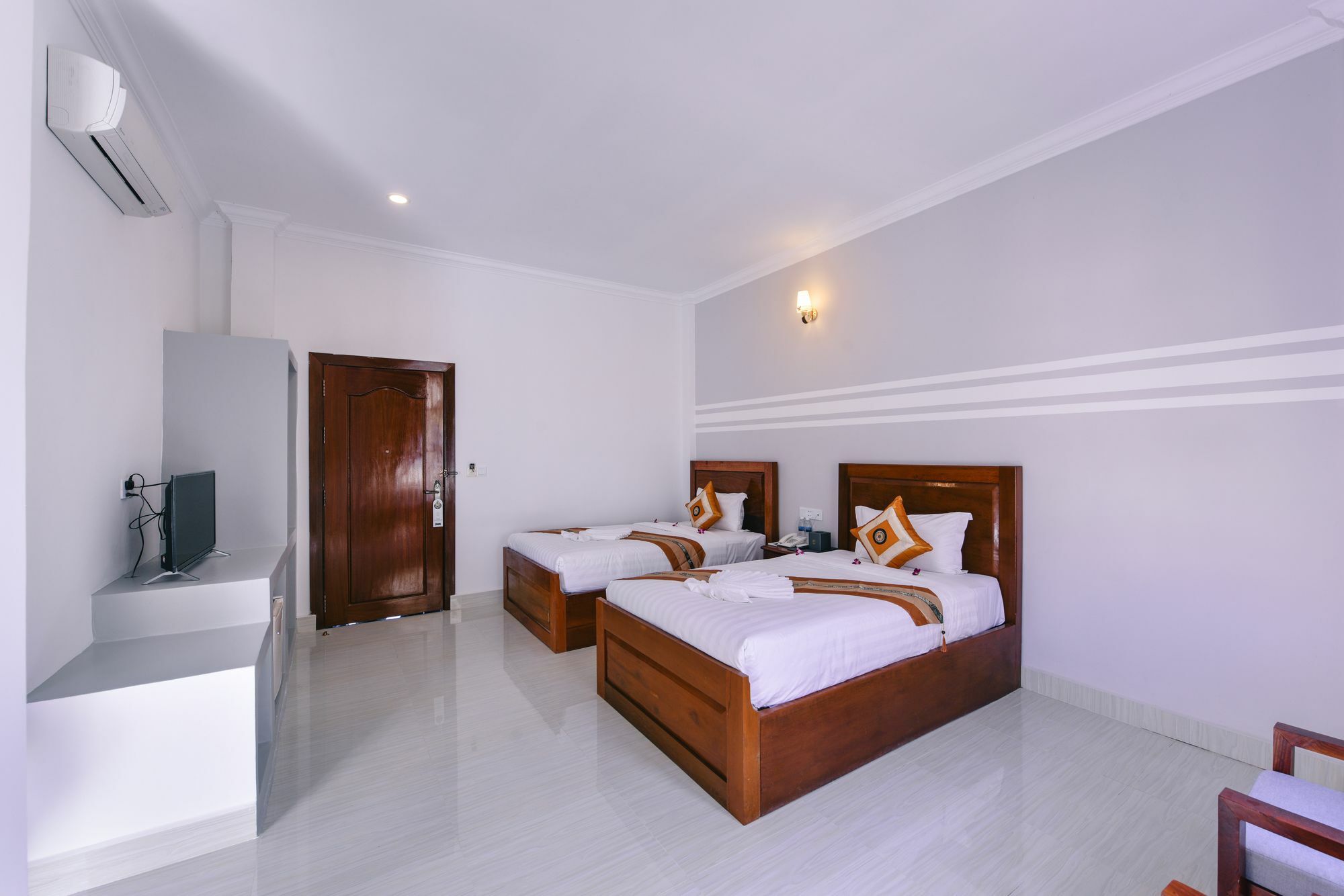 Sky Palace Boutique Hotel Battambang Exterior photo