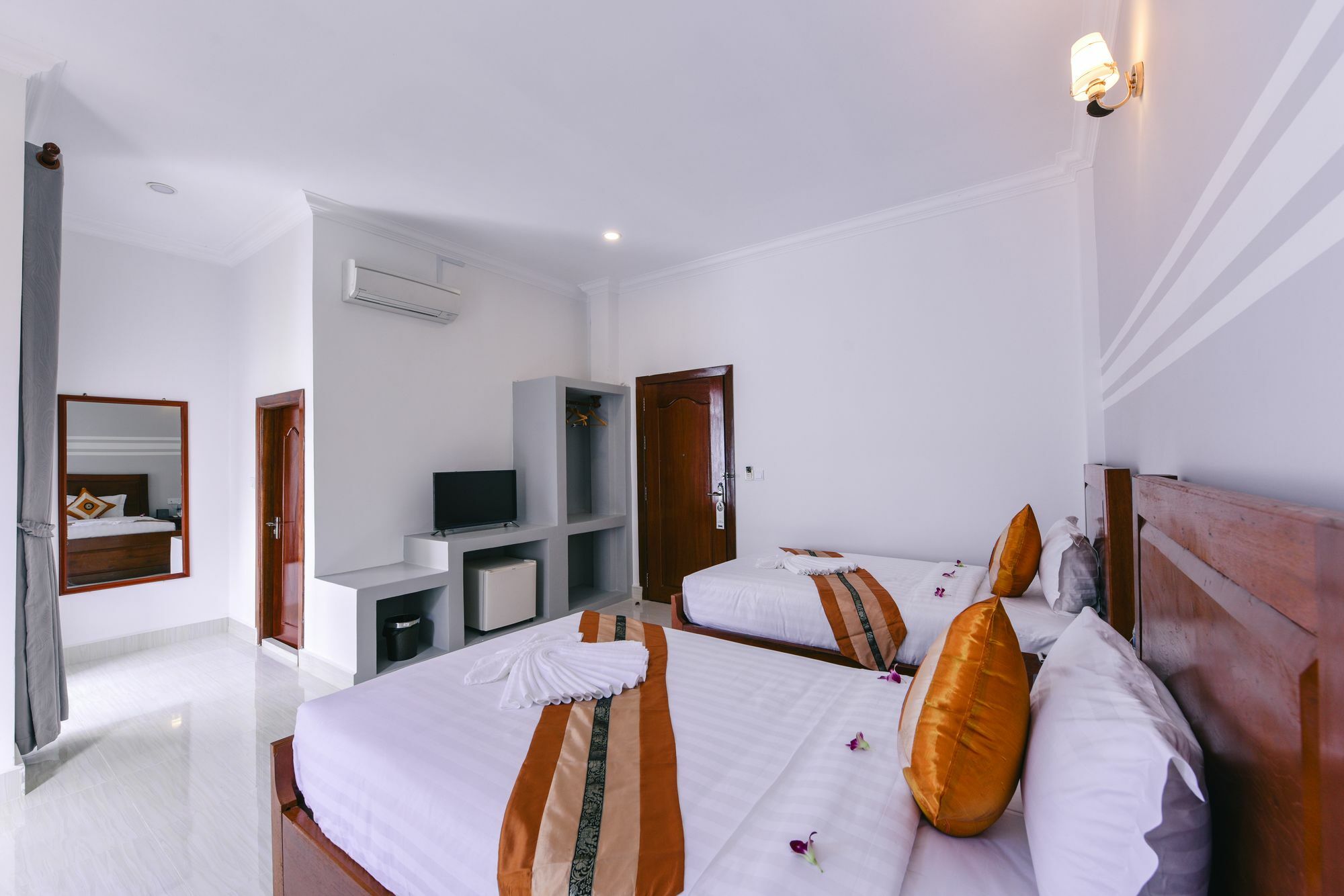Sky Palace Boutique Hotel Battambang Exterior photo